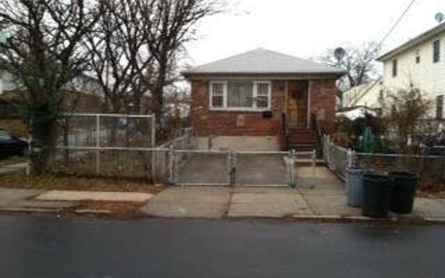 222-05 135th Ave, Springfield Gardens, NY 11413