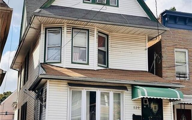 520 E 34th St, Brooklyn, NY 11203 (Porch)