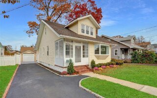 557 Irving Pl, North Baldwin, NY 11510