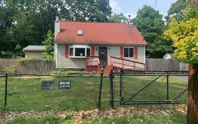 83 West Ln, Medford, NY 11763 (Yard)