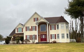 1 Pal Ct, Shoreham, NY 11786