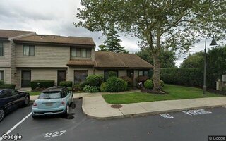 1 Stanford Ct, Wantagh, NY 11793