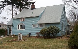 1 Windmill Ln, Levittown, NY 11756