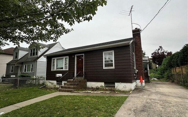 100 Atlantic Ave, Staten Island, NY 10304 (Yard)