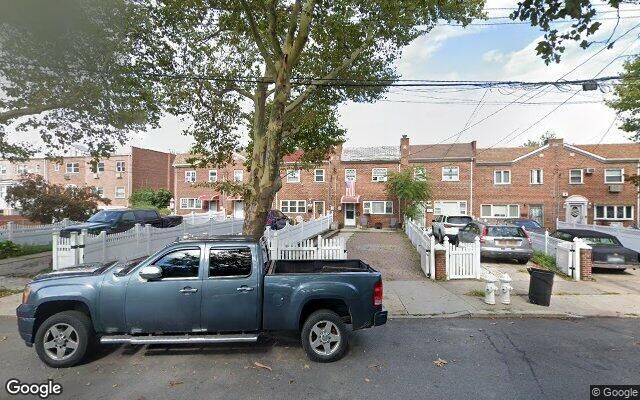 1008 Throgs Neck Expy, Bronx, NY 10465