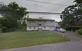 101 Monroe St, Amityville, NY 11701