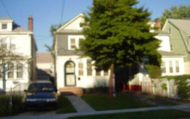105-19 189th St, Saint Albans, NY 11412