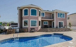 107 Stillwater Ave, Massapequa, NY 11758