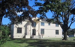 1085 Channel Rd, Hewlett, NY 11557
