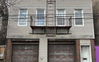 109 Brook St, Staten Island, NY 10301