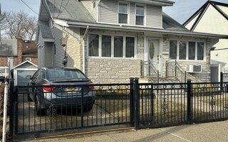 10934 121st St, South Ozone Park, NY 11420