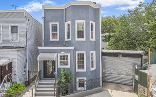 11-28 Welling Ct, Astoria, NY 11102
