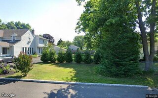 11 Center St, Holbrook, NY 11741