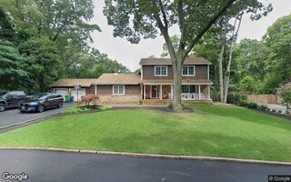 11 Meroke Trl, Port Jefferson, NY 11777