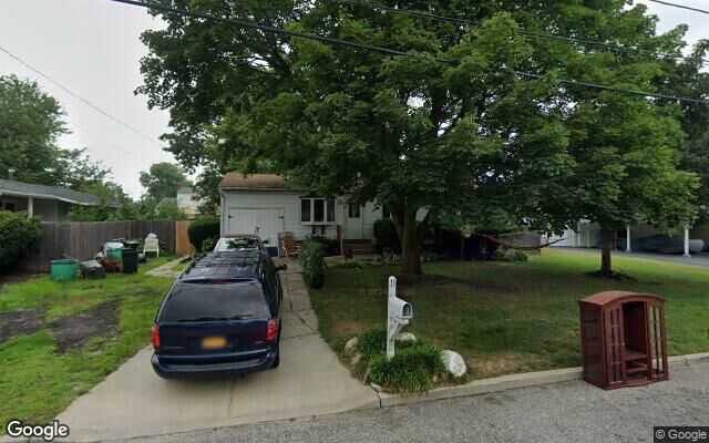 11 Alma Ave, Selden, NY 11784