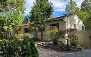 11 Evergreen Ct, East Quogue, NY 11942