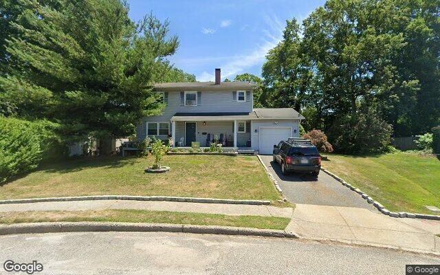 11 Greenmist Dr, Ronkonkoma, NY 11779