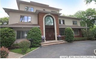 111 Benedict Rd, Staten Island, NY 10304