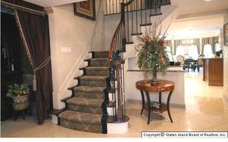 111 Benedict Rd, Staten Island, NY 10304