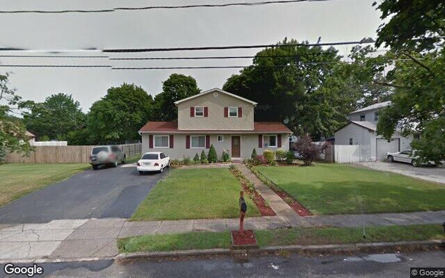 111 Peach St, Brentwood, NY 11717