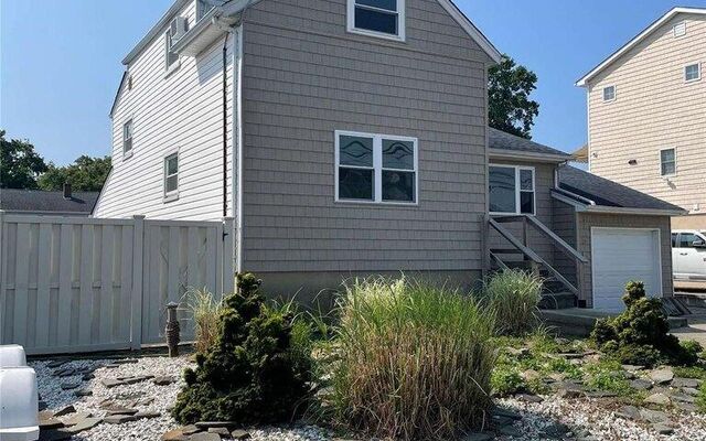 1112 Jackson Pl, Baldwin, NY 11510 (House View)