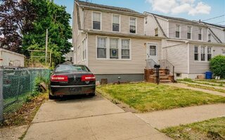 116-40 203rd St, Saint Albans, NY 11412