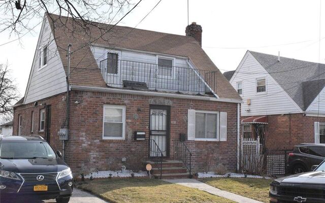 118-41 204th St, Saint Albans, NY 11412