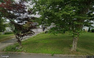 12 Blackpine Dr, Medford, NY 11763