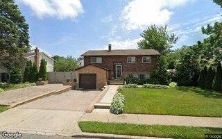12 Clarke St, Brentwood, NY 11717