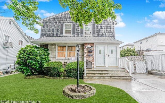 12 Fenway Cir, Staten Island, NY 10308 (Yard)