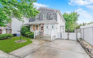 12 Fenway Cir, Staten Island, NY 10308