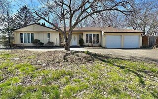 12 Fowler Ln, Mount Sinai, NY 11766