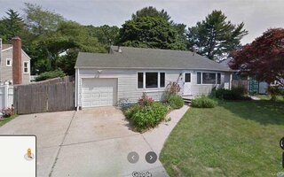 12 Glenwood Ln, Huntington, NY 11743