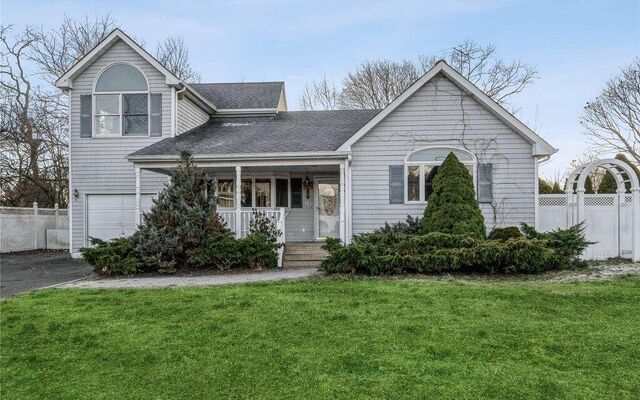 12 Vincent Pl, Oakdale, NY 11769 (Yard)