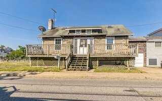 122 Sportsmans Ave, Freeport, NY 11520