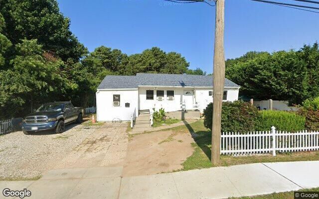 126 Hospital Rd, East Patchogue, NY 11772