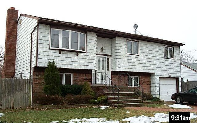 126 N Linden St, Massapequa, NY 11758