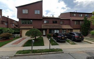 128 Stonegate Dr, Staten Island, NY 10304