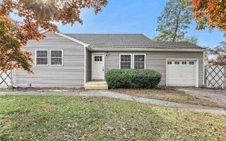 128 W 17th St, Deer Park, NY 11729