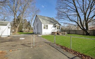 129 Moriches Middle Island Rd, Shirley, NY 11967