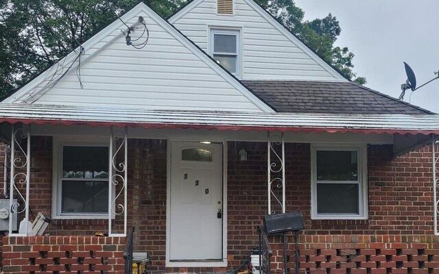 130 Mason St, Hempstead, NY 11550 (Yard)