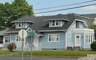 131 Gregory Ave, Merrick, NY 11566