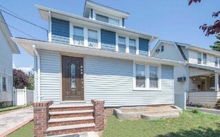 131 E Maujer St, Valley Stream, NY 11580