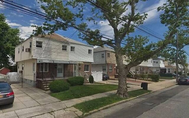 1331 E 104th St, Brooklyn, NY 11236 (House View)