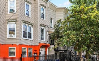1336 Chisholm St, Bronx, NY 10459