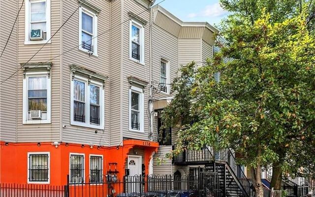 1336 Chisholm St, Bronx, NY 10459 (Condo)