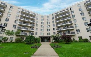 135 Post Ave #6J, Westbury, NY 11590