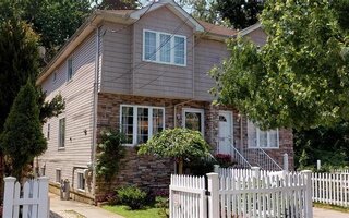 136 Holland Ave, Staten Island, NY 10303