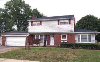 136 Willard Ave, Farmingdale, NY 11735