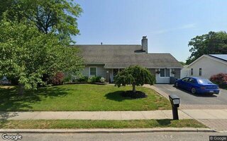 137 Inverness Rd, Holbrook, NY 11741